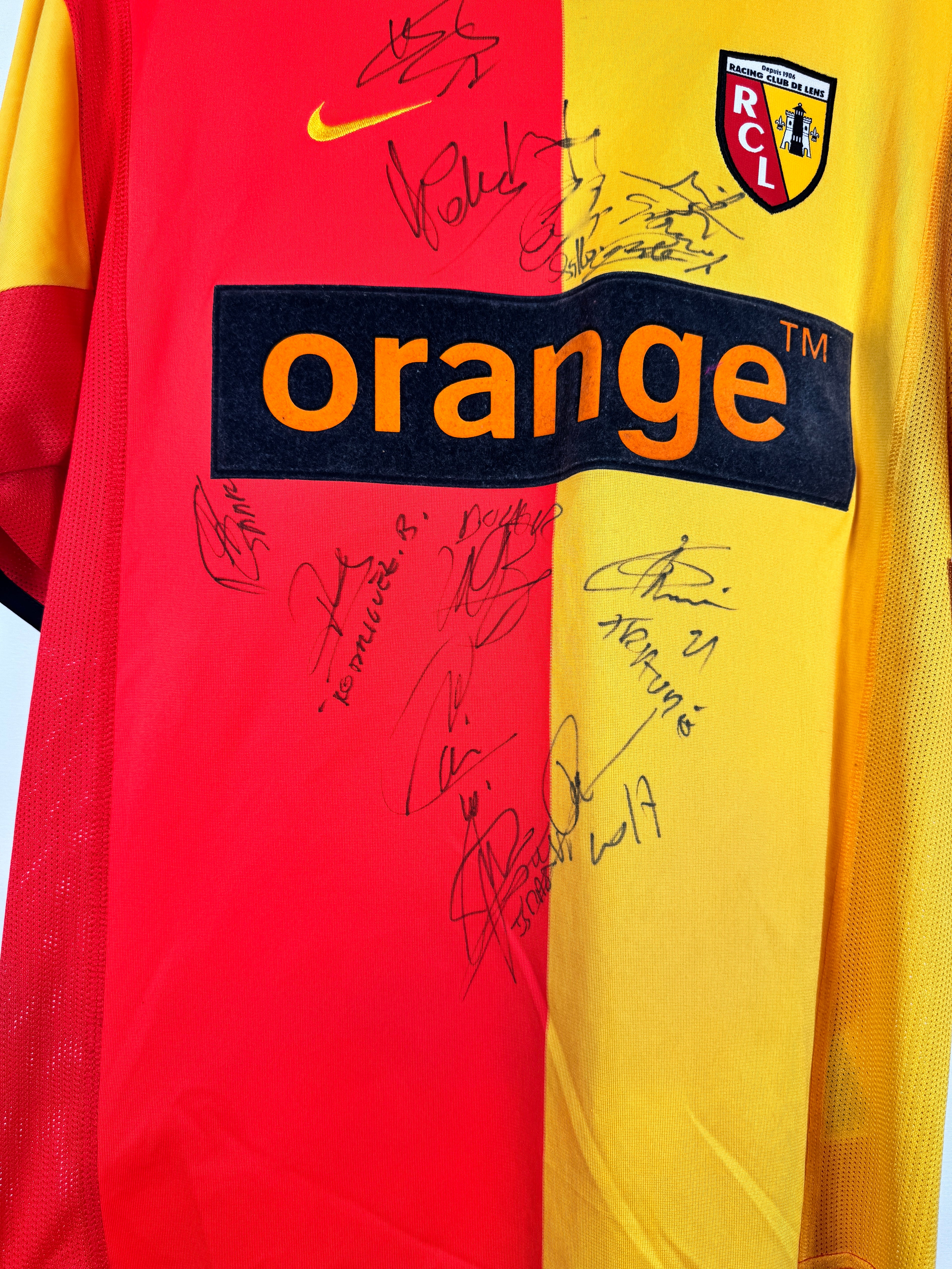 SIGNED LENS 2001/2002 HOME FOOTBALL JERSEY (S)
