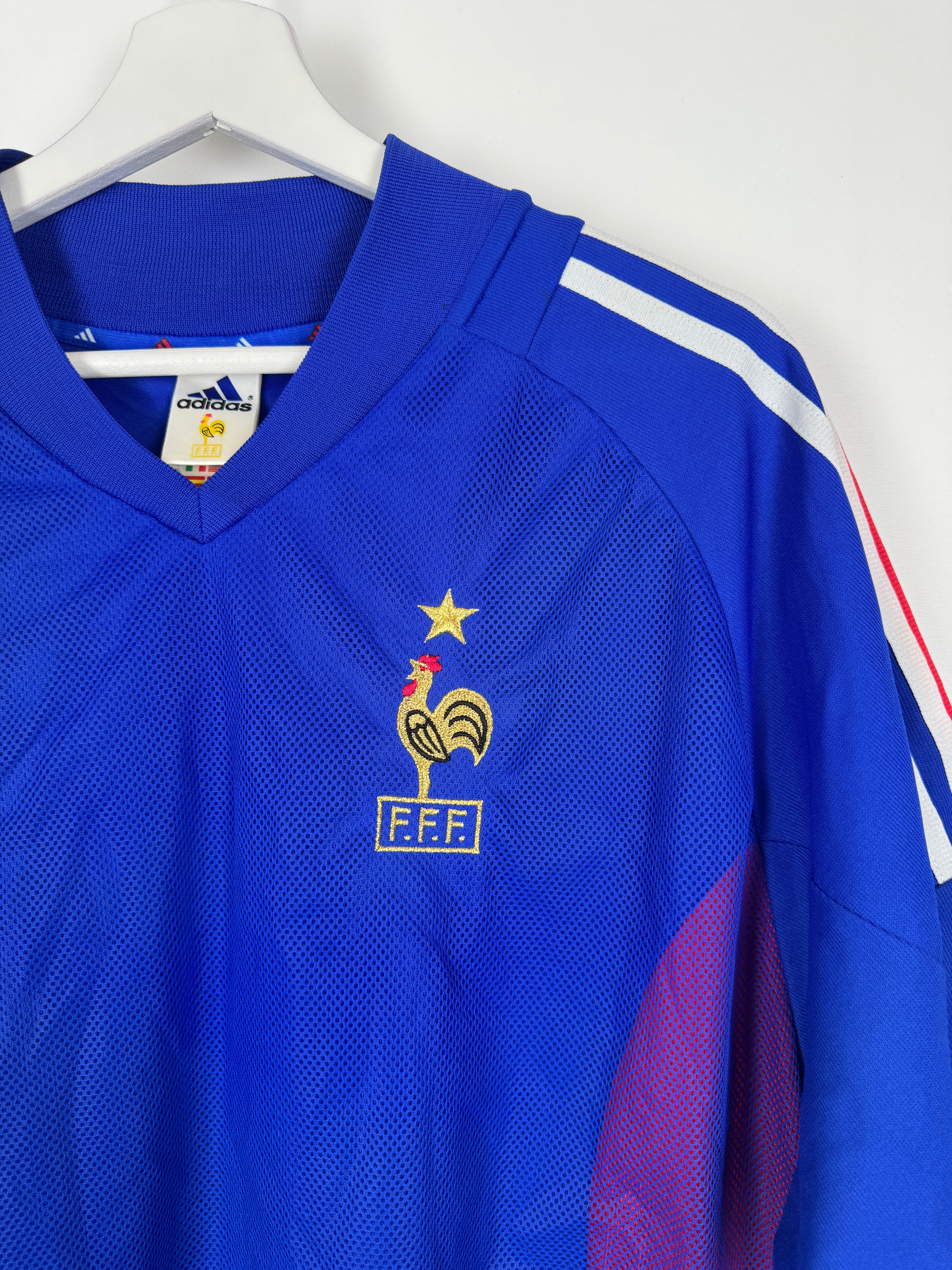 CAMISETA DE FÚTBOL SELECCIÓN DE FRANCIA 2002 LOCAL DEDICADA / FIRMADA (XL)