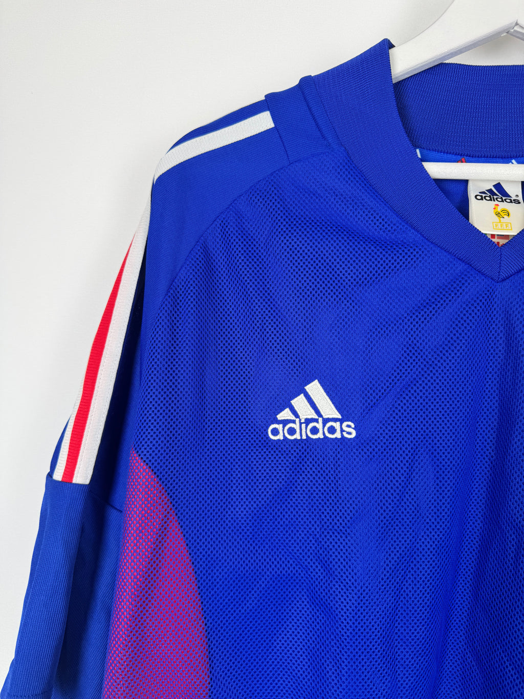 CAMISETA DE FÚTBOL SELECCIÓN DE FRANCIA 2002 LOCAL DEDICADA / FIRMADA (XL)