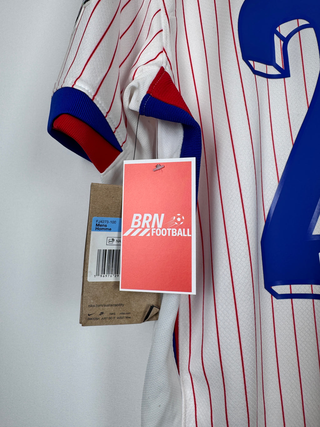MAILLOT DE FOOTBALL ÉQUIPE DE FRANCE 2024 EXTÉRIEUR NEUF AVEC ÉTIQUETTE - RAYAN CHERKI #25 (M)