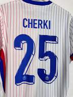 MAILLOT DE FOOTBALL ÉQUIPE DE FRANCE 2024 EXTÉRIEUR NEUF AVEC ÉTIQUETTE - RAYAN CHERKI #25 (M)