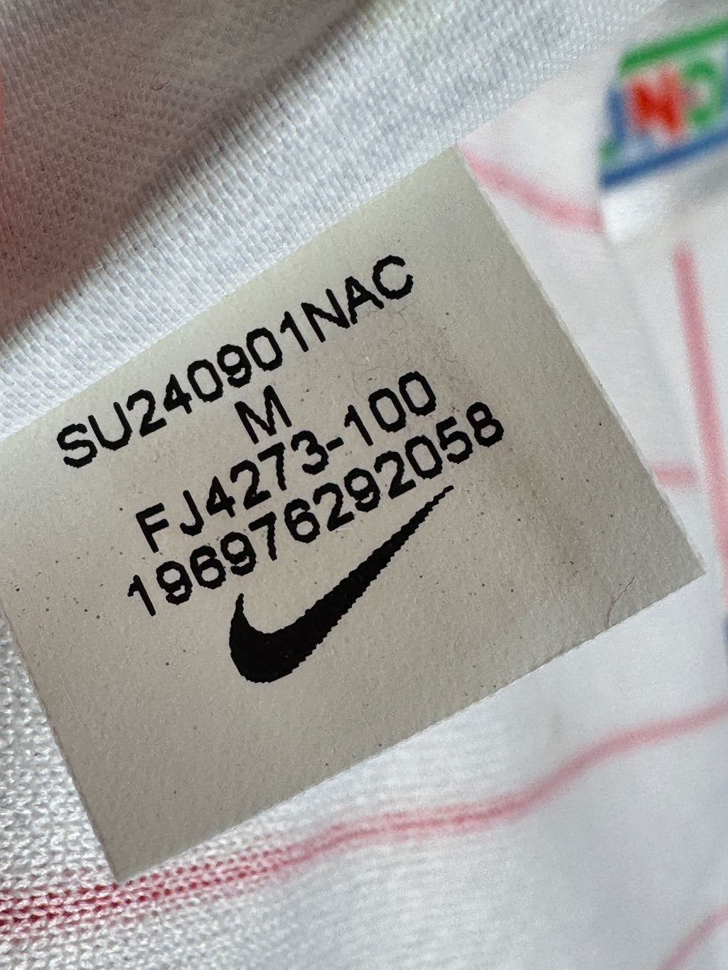 MAILLOT DE FOOTBALL ÉQUIPE DE FRANCE 2024 EXTÉRIEUR NEUF AVEC ÉTIQUETTE - RAYAN CHERKI #25 (M)