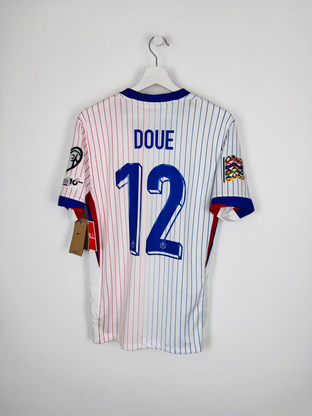 MAILLOT DE FOOTBALL ÉQUIPE DE FRANCE 2024 EXTÉRIEUR NEUF AVEC ÉTIQUETTE - DÉSIRÉ DOUÉ #12 (S)