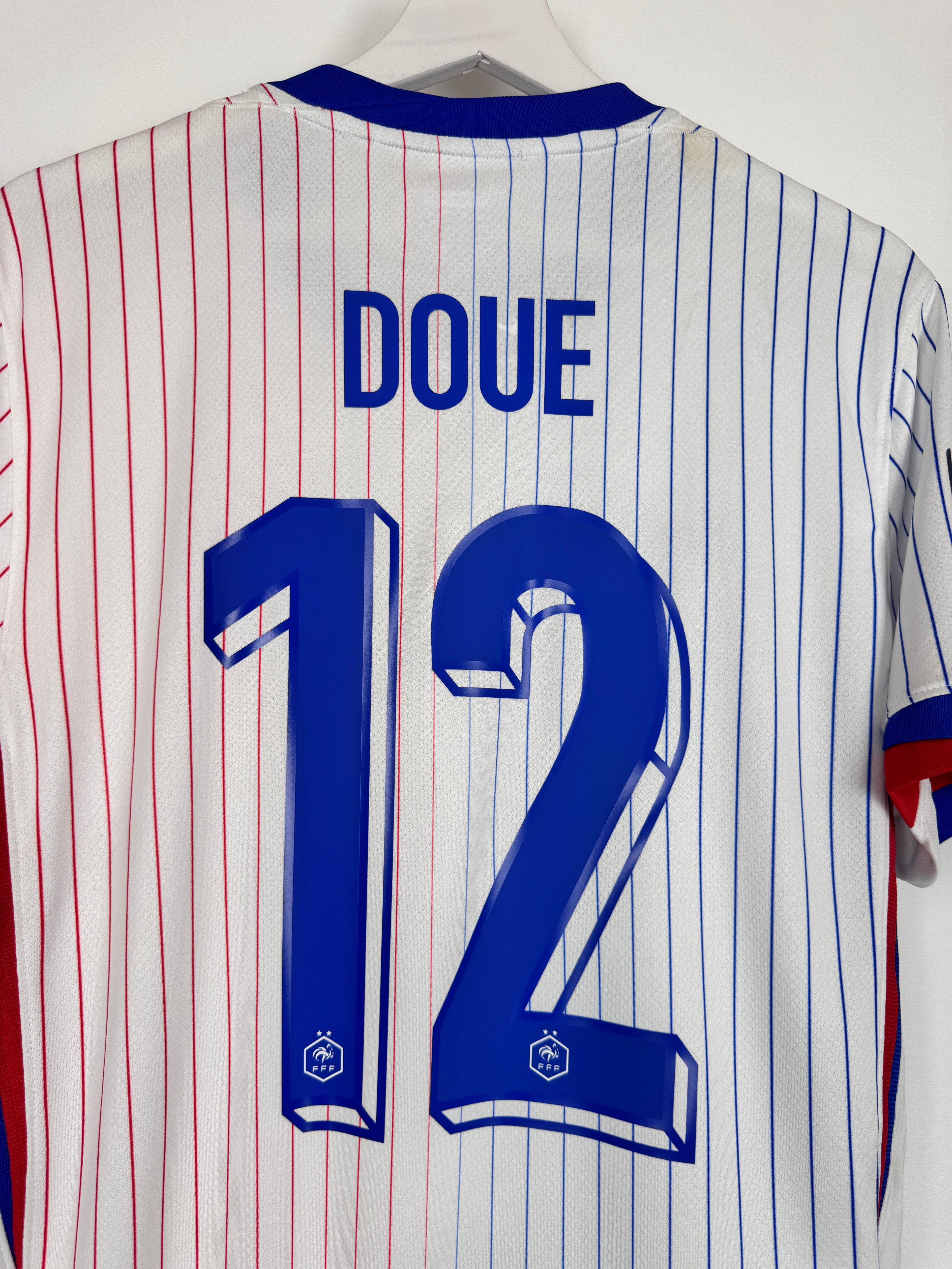 MAILLOT DE FOOTBALL ÉQUIPE DE FRANCE 2024 EXTÉRIEUR NEUF AVEC ÉTIQUETTE - DÉSIRÉ DOUÉ #12 (S)