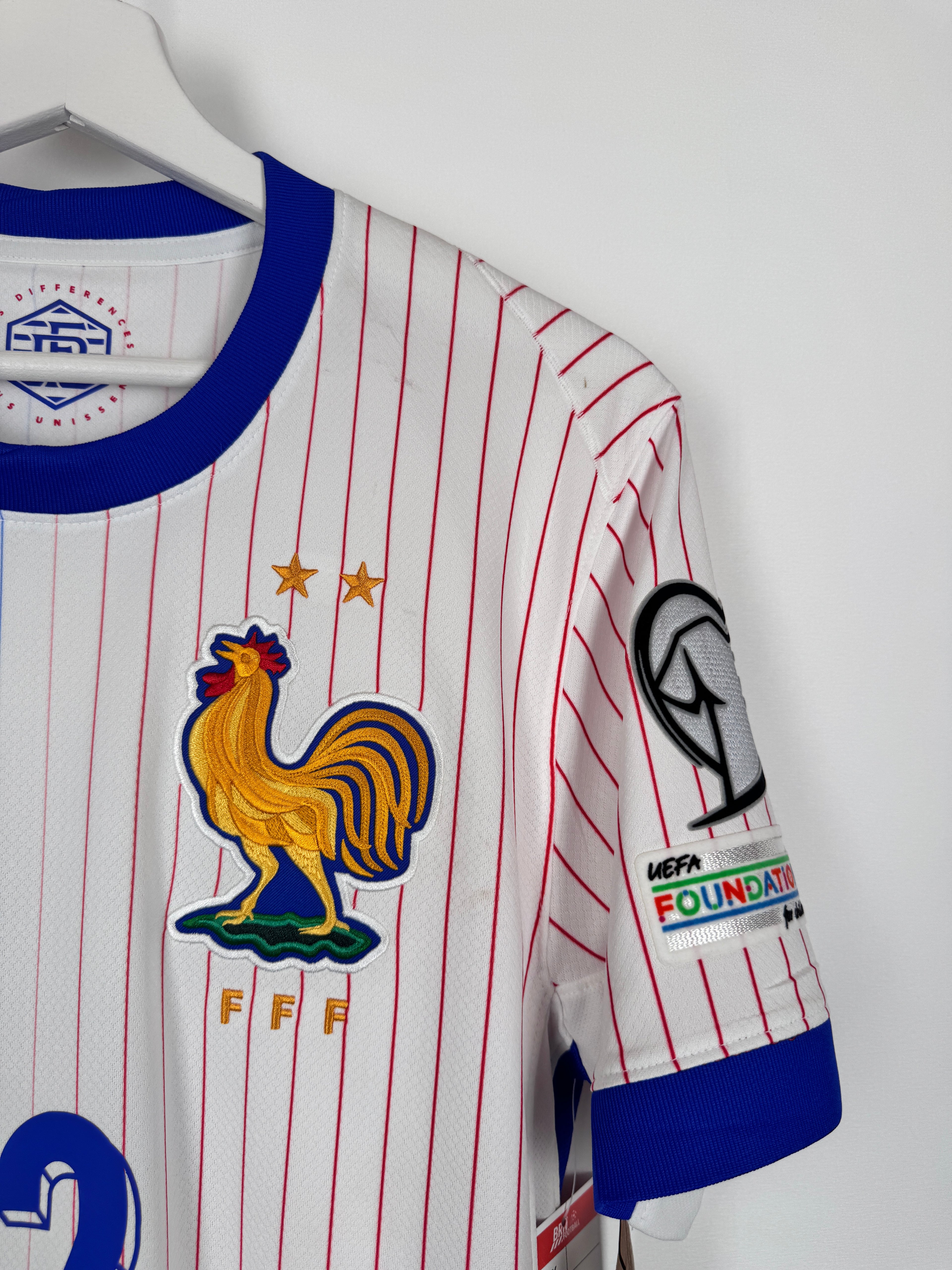 MAILLOT DE FOOTBALL ÉQUIPE DE FRANCE 2024 EXTÉRIEUR NEUF AVEC ÉTIQUETTE - DÉSIRÉ DOUÉ #12 (S)