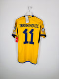 MAILLOT DE FOOTBALL SUÈDE 2022 DOMICILE NEUF AVEC ÉTIQUETTE - ZLATAN IBRAHIMOVIC #11 (M)