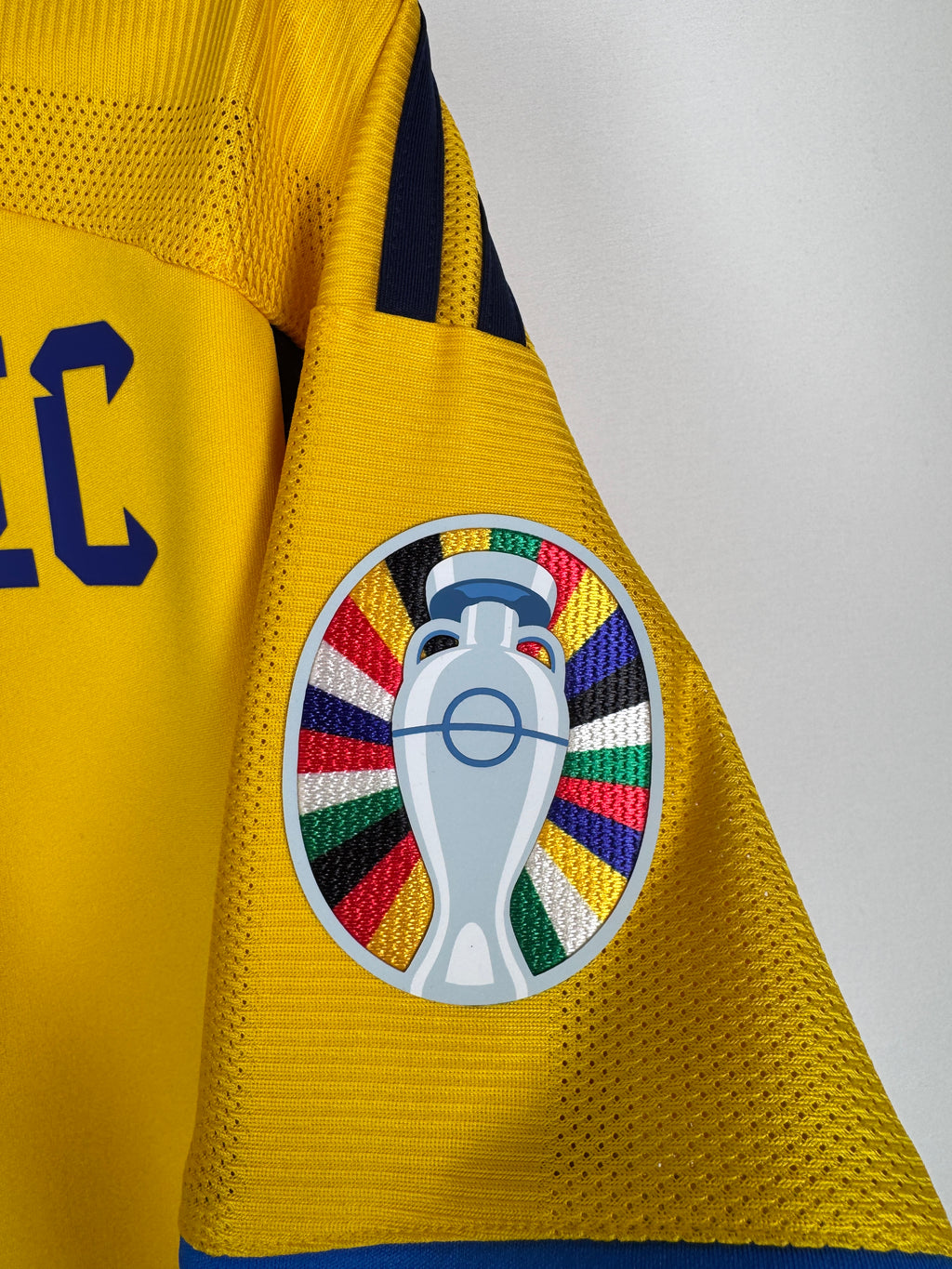 MAILLOT DE FOOTBALL SUÈDE 2022 DOMICILE NEUF AVEC ÉTIQUETTE - ZLATAN IBRAHIMOVIC #11 (M)