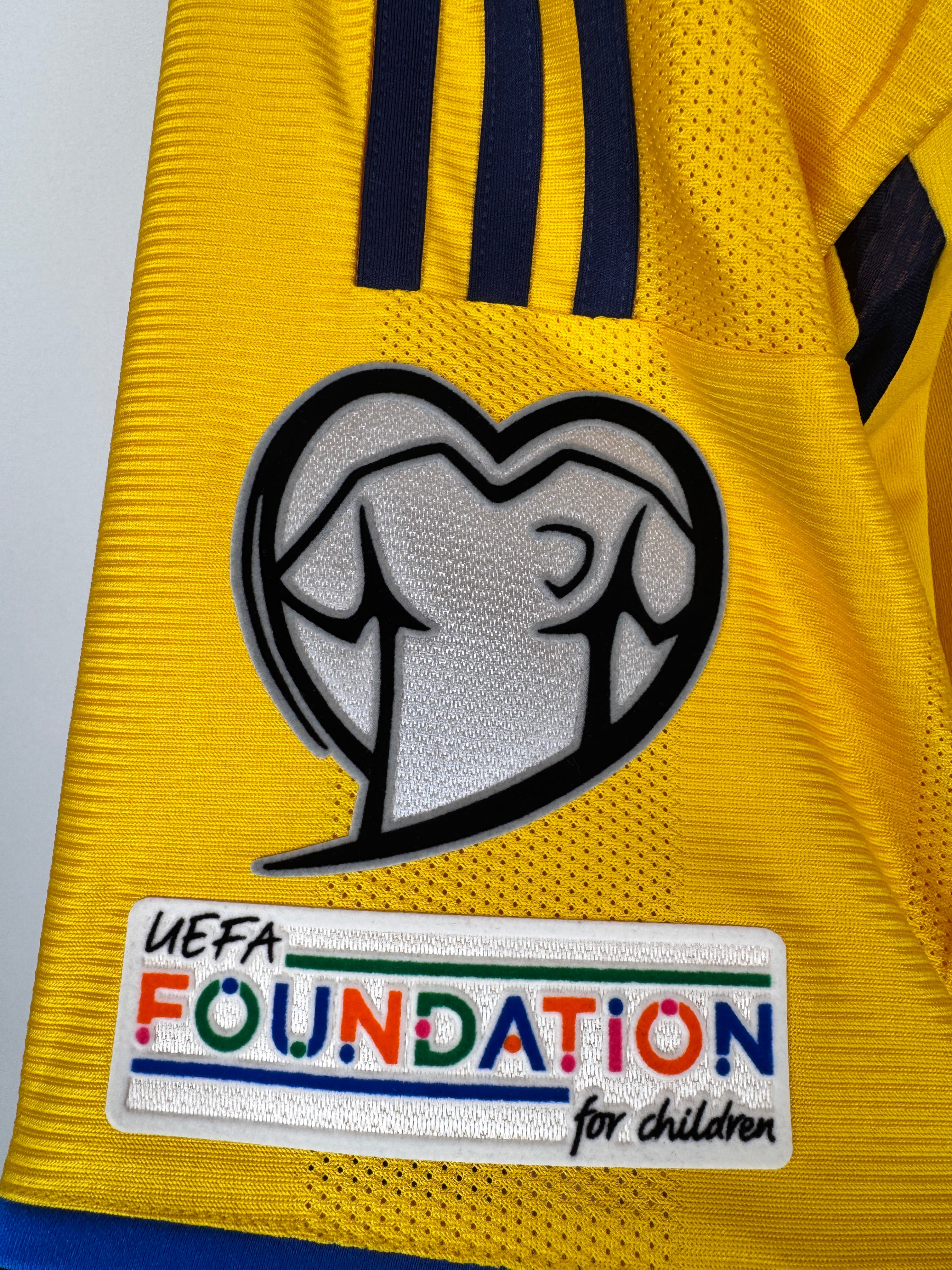 MAILLOT DE FOOTBALL SUÈDE 2022 DOMICILE NEUF AVEC ÉTIQUETTE - ZLATAN IBRAHIMOVIC #11 (M)