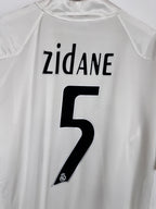 MAILLOT DE FOOTBALL REAL MADRID 2005/2006 DOMICILE - ZINÉDINE ZIDANE #5 (L)