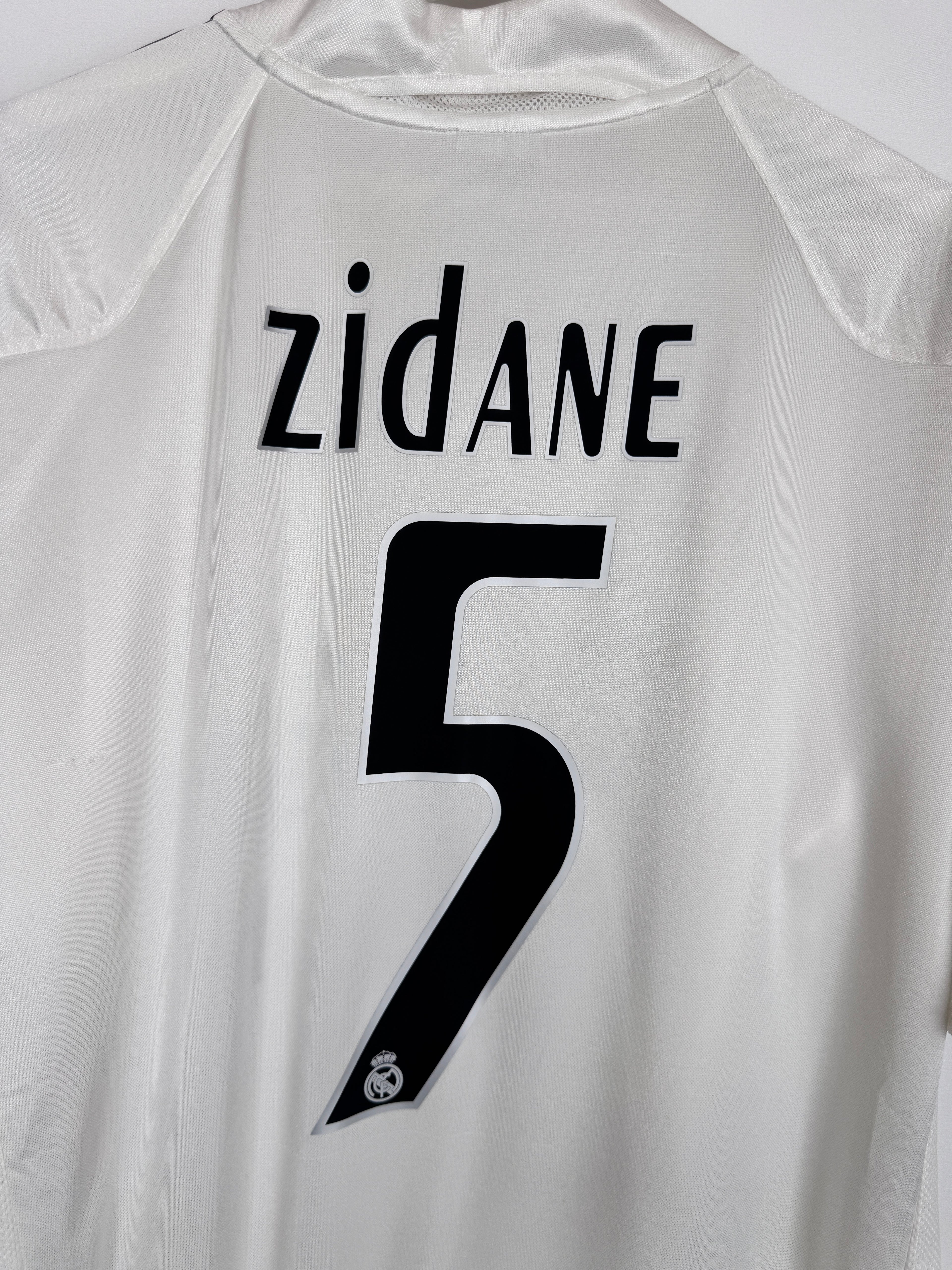 MAILLOT DE FOOTBALL REAL MADRID 2005/2006 DOMICILE - ZINÉDINE ZIDANE #5 (L)