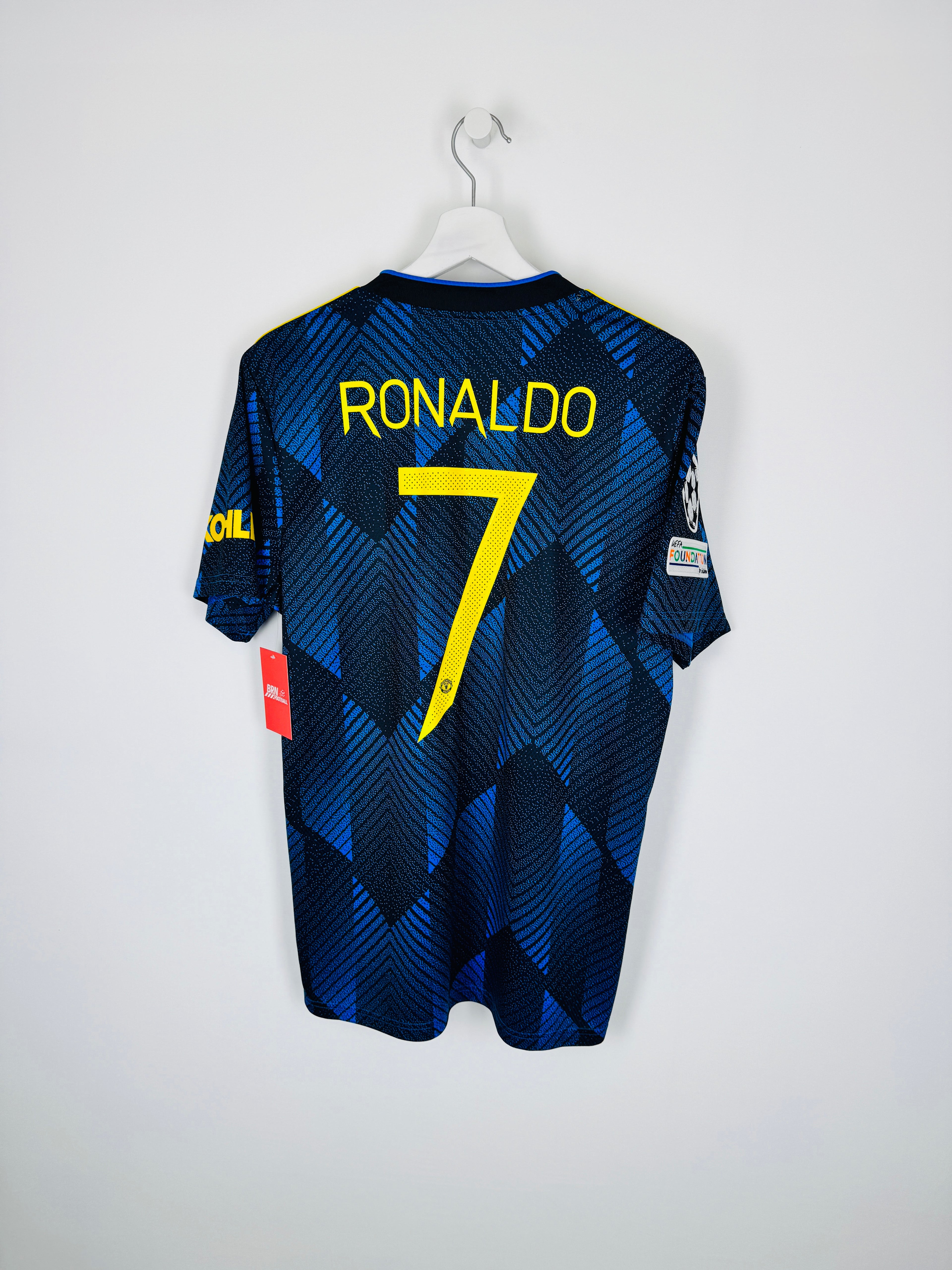 MANCHESTER UNITED 2021/2022 THIRD FOOTBALL JERSEY - RONALDO #7 (M)