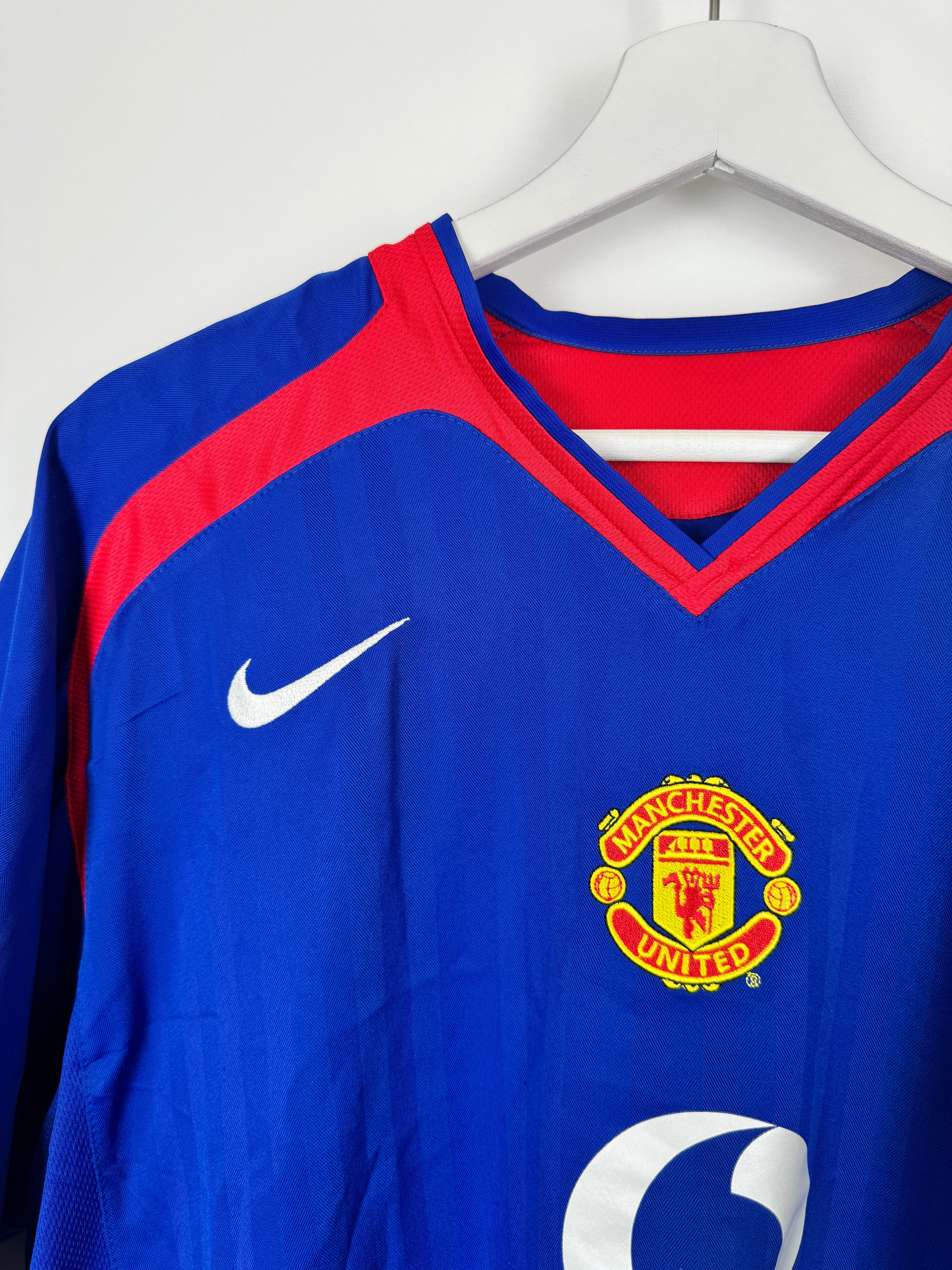 CAMISETA DE FÚTBOL MANCHESTER UNITED 2005/2006 VISITANTE - RONALDO #7 TERCIOPELO (XL)