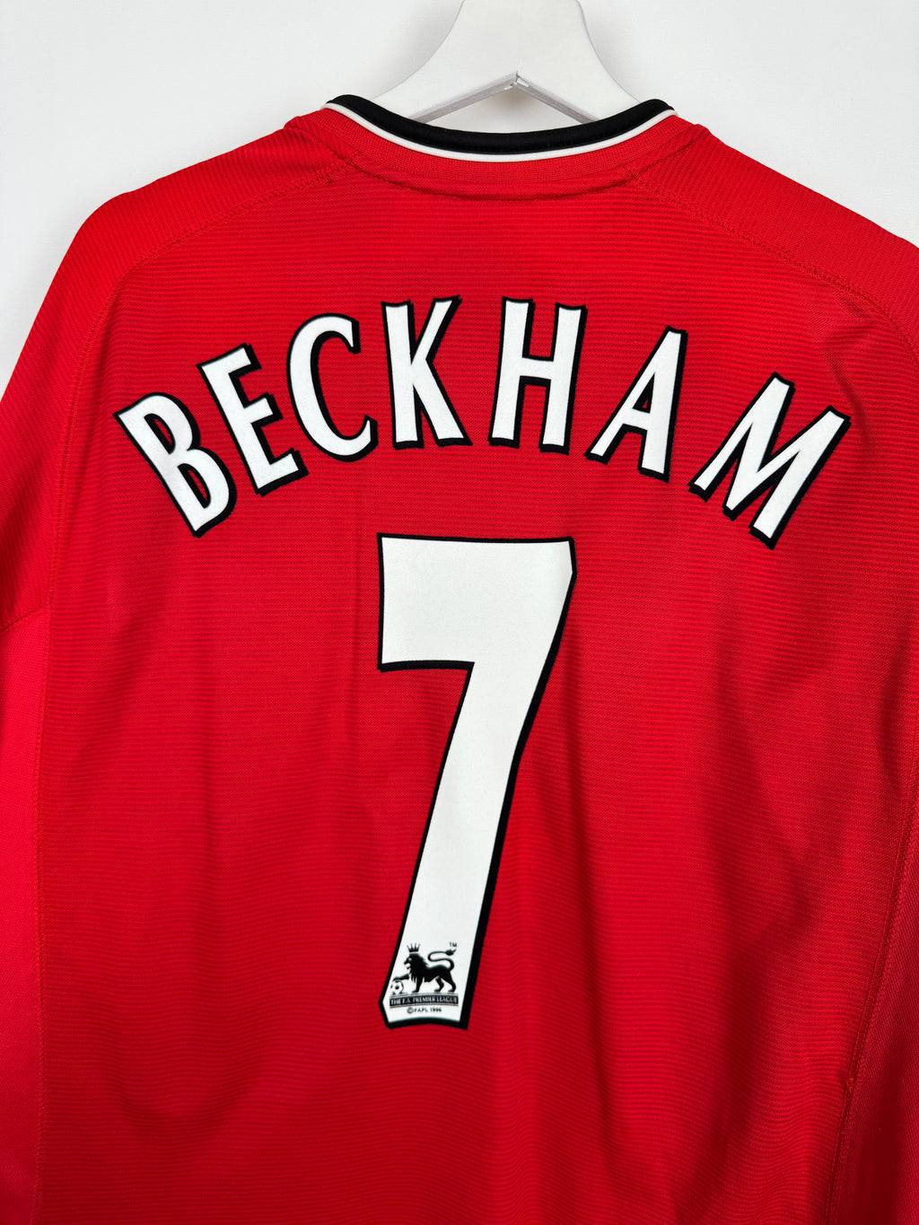 MANCHESTER UNITED 2000/2001 HOME FOOTBALL SHIRT - BECKHAM #7 VELVET (L)