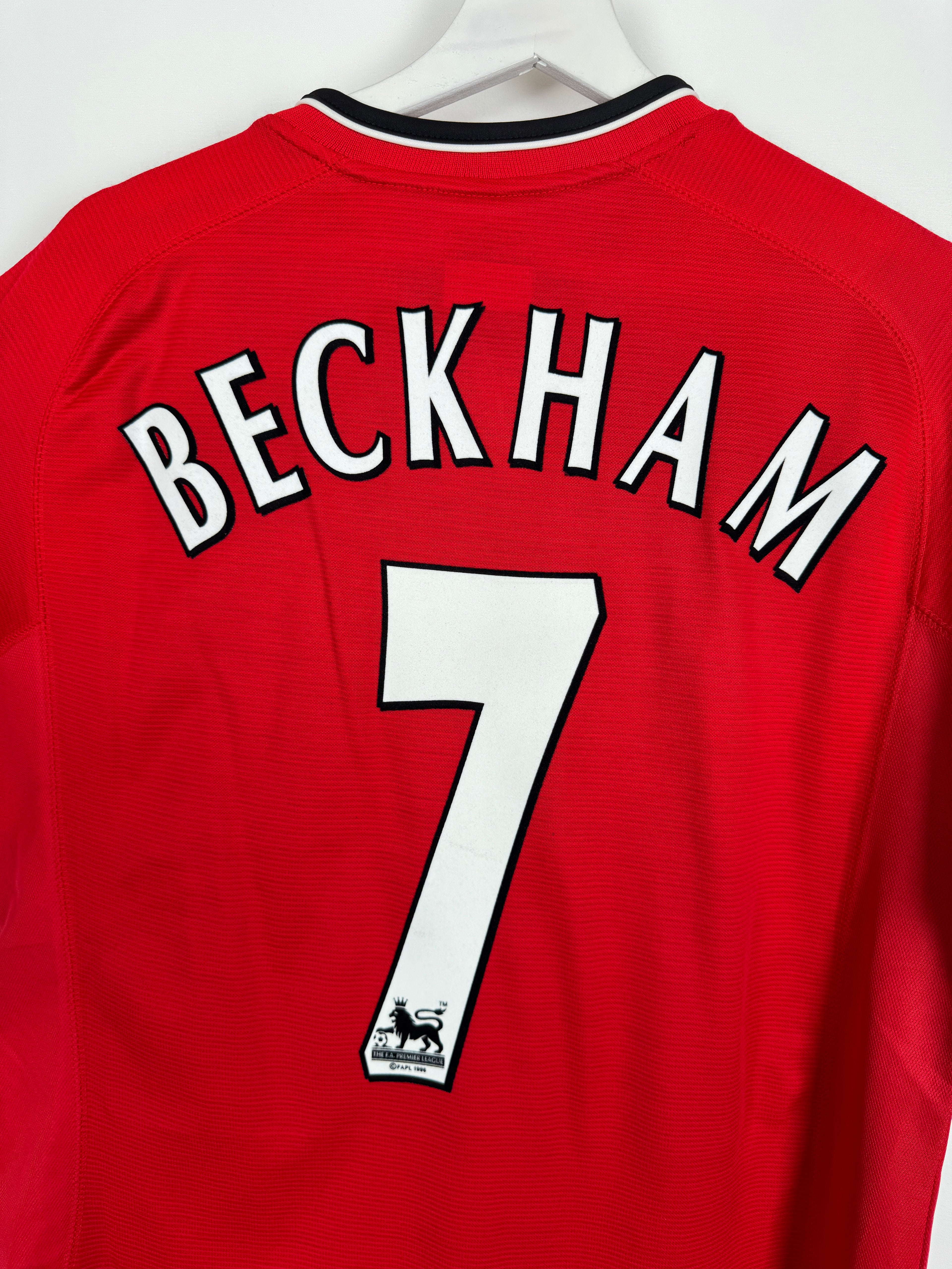 MANCHESTER UNITED 2000/2001 HOME FOOTBALL SHIRT - BECKHAM #7 VELVET (M)