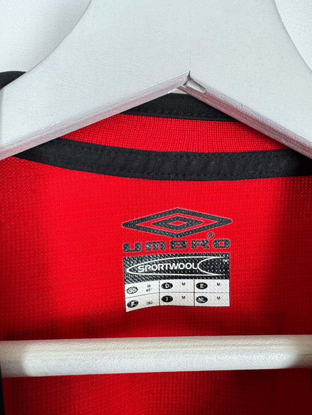 MANCHESTER UNITED 2000/2001 HOME FOOTBALL SHIRT - BECKHAM #7 VELVET (M)