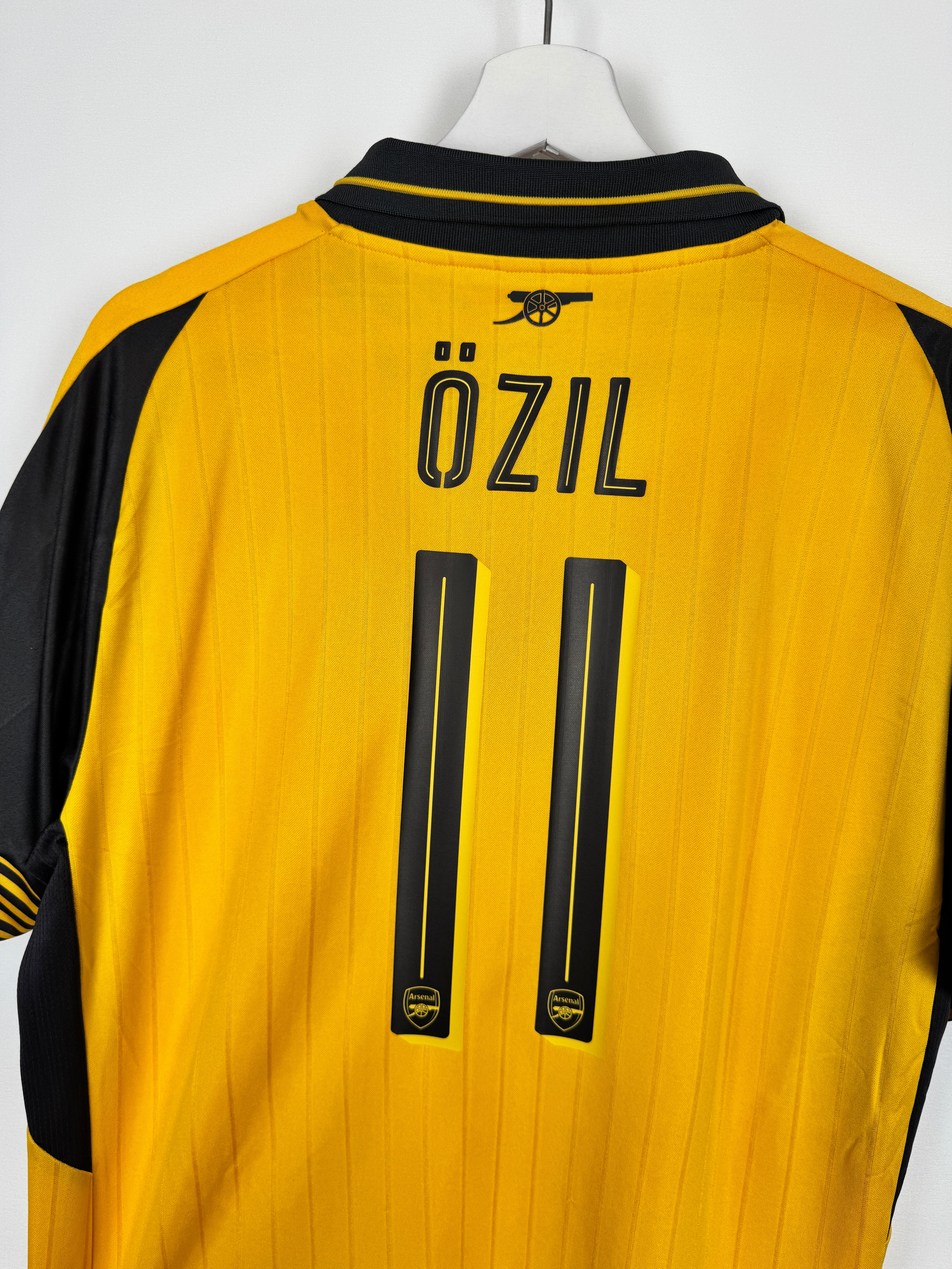 ARSENAL 2016/2017 AWAY FOOTBALL SHIRT - OZIL #11 (L)
