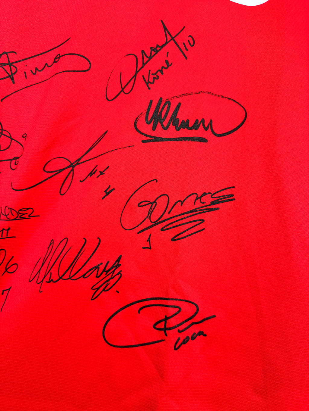 PSV EINDHOVEN 2004/2005 SIGNED FOOTBALL SHIRT NEW (XL)
