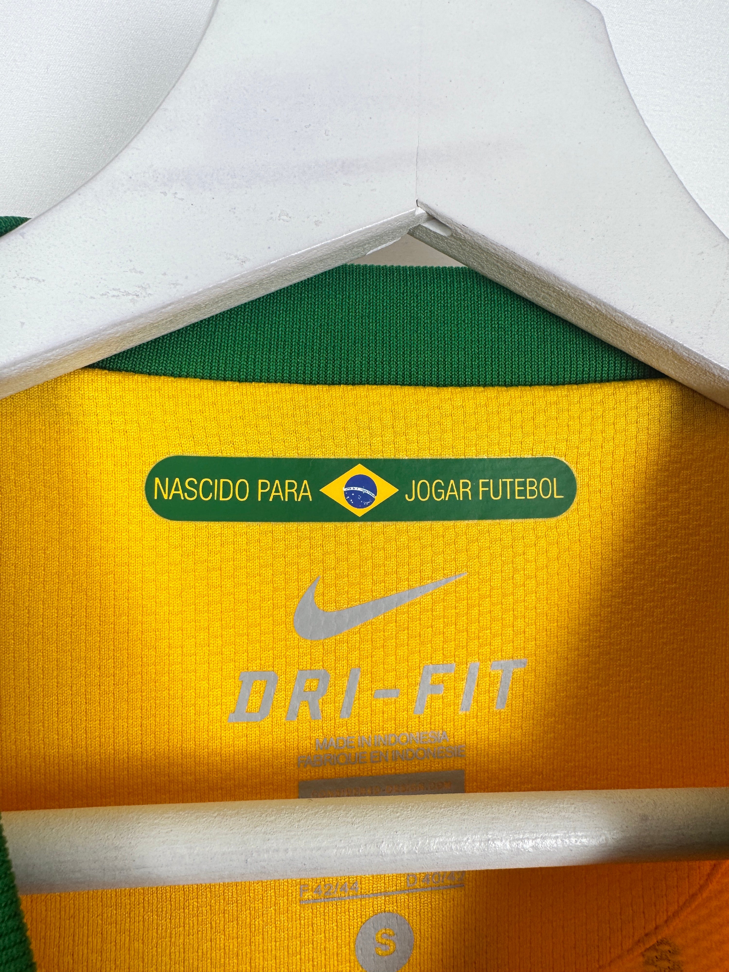 BRAZIL 2010 HOME FOOTBALL SHIRT - KAKA #10 (S)