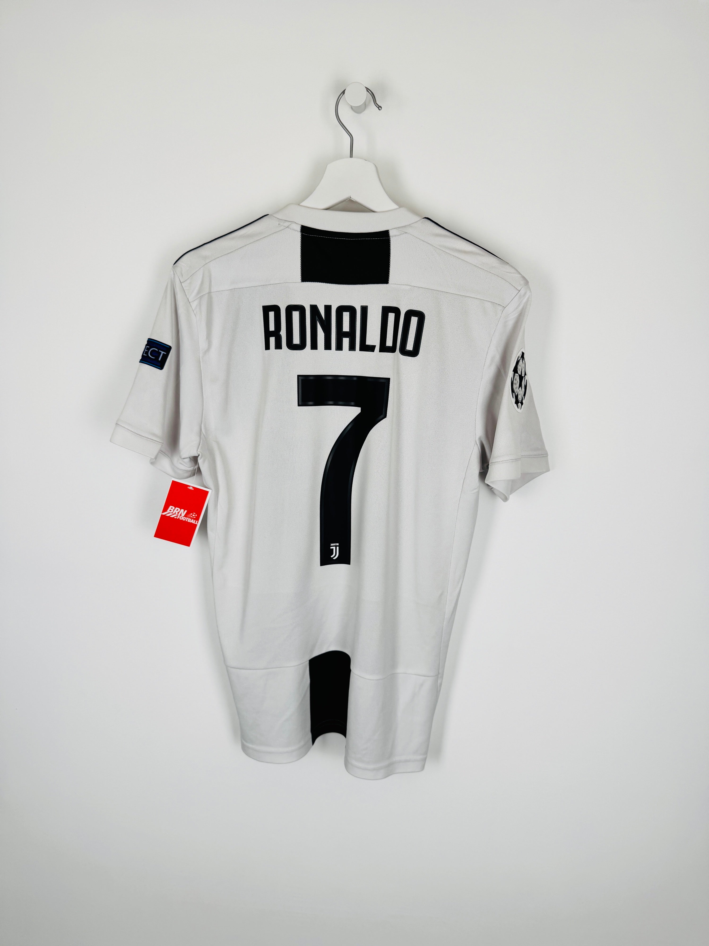 JUVENTUS 2018/2019 HOME FOOTBALL JERSEY - RONALDO #7 (S)