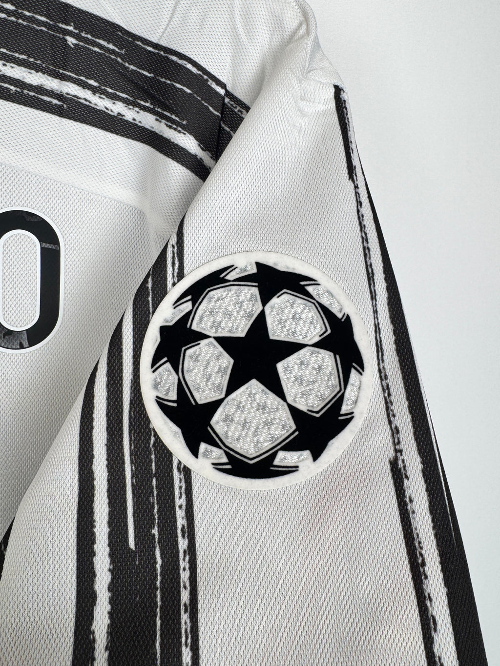 JUVENTUS 2020/2021 HOME FOOTBALL JERSEY - RONALDO #7 (XL)