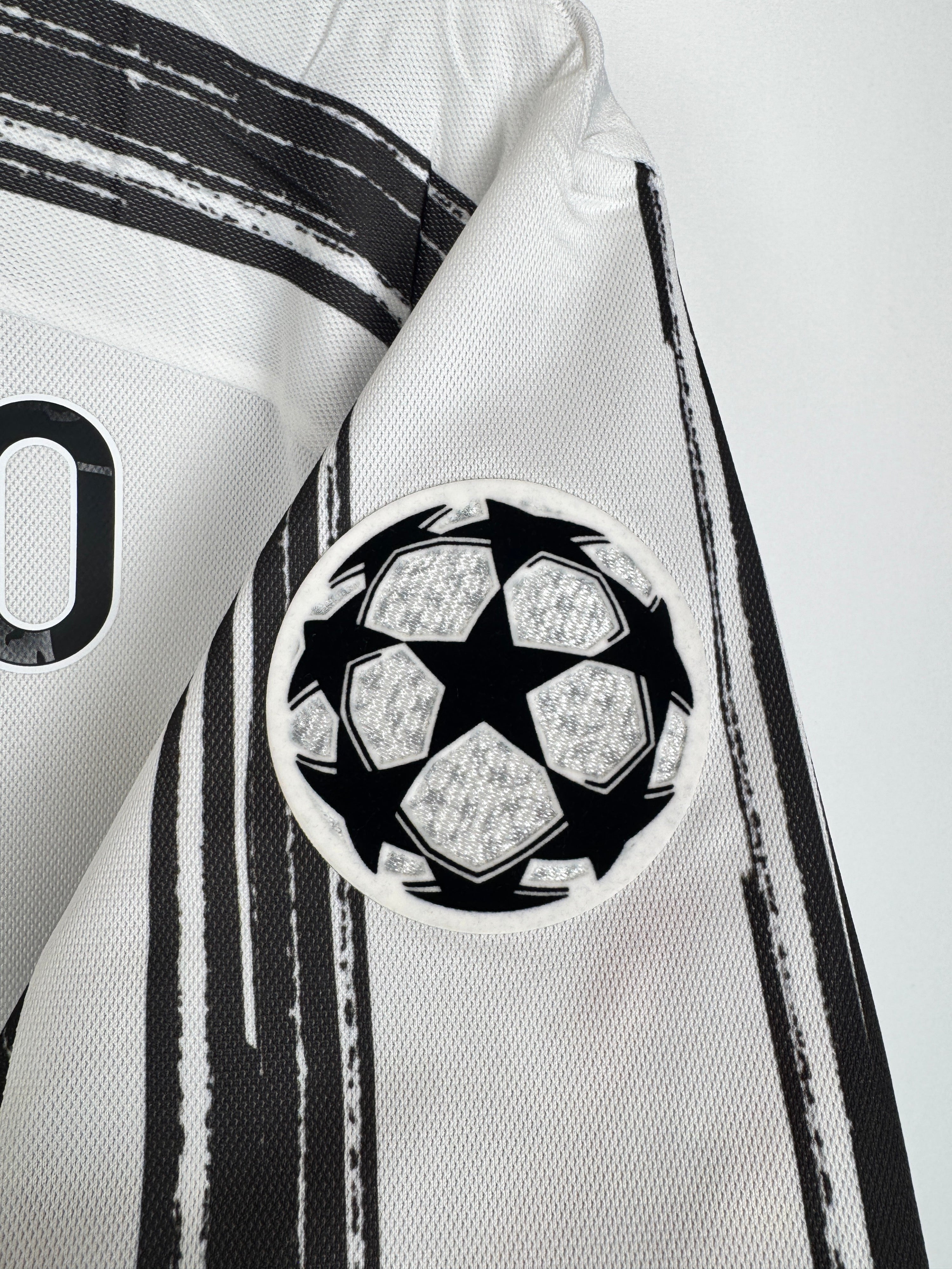 JUVENTUS 2020/2021 HOME FOOTBALL JERSEY - RONALDO #7 (XL)