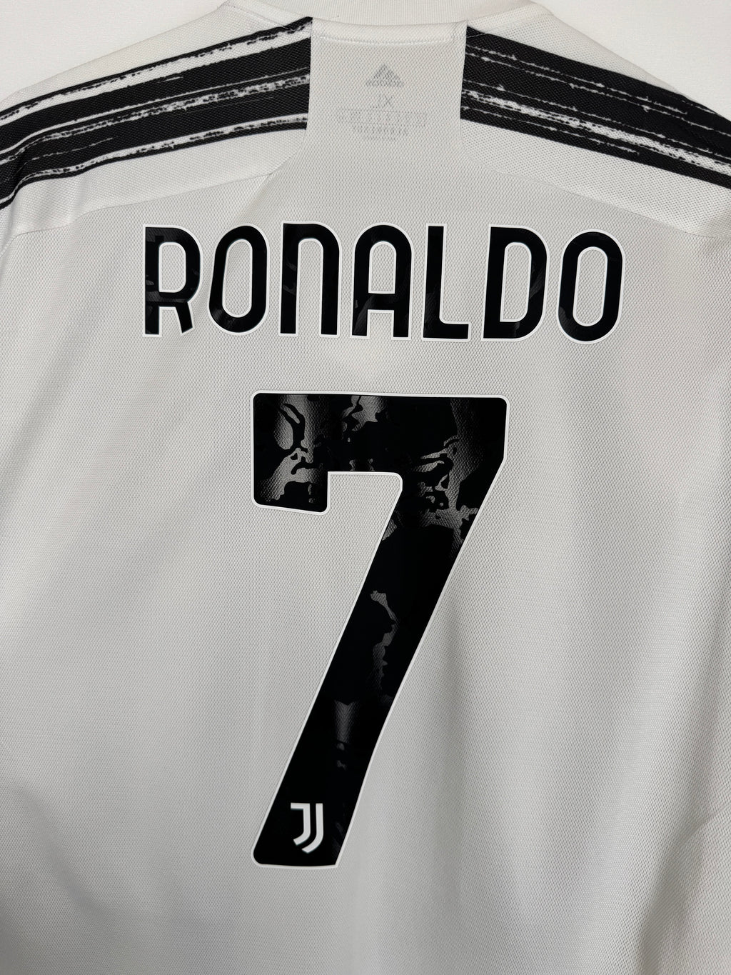 JUVENTUS 2020/2021 HOME FOOTBALL JERSEY - RONALDO #7 (XL)
