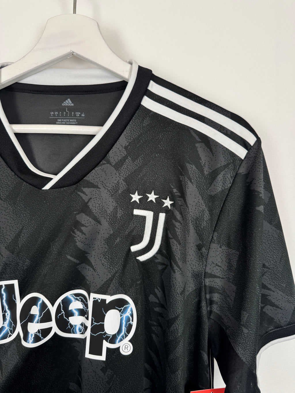JUVENTUS 2022/2023 AWAY FOOTBALL JERSEY - DI MARIA #22 (L)