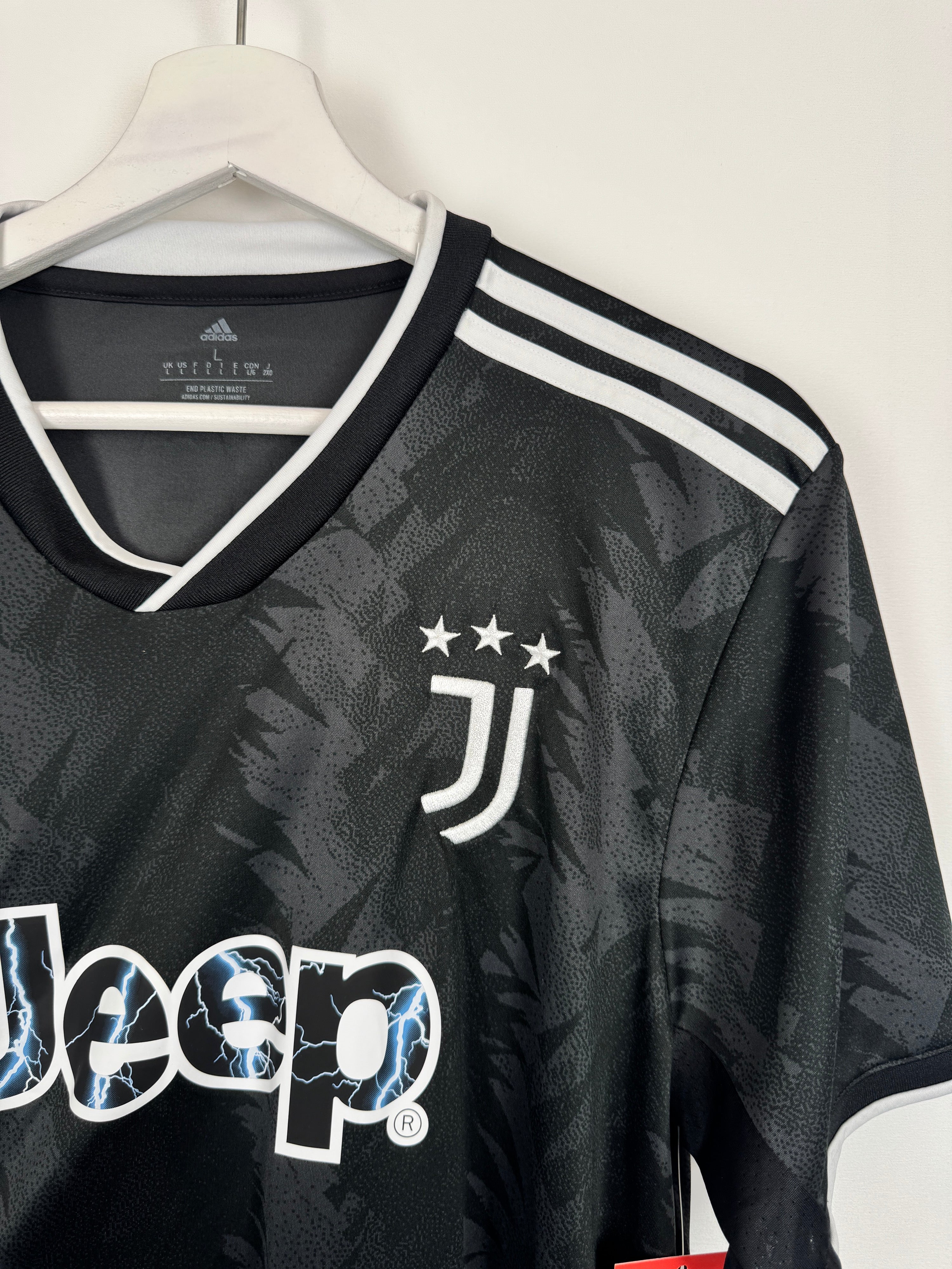 JUVENTUS 2022/2023 AWAY FOOTBALL JERSEY - DI MARIA #22 (L)
