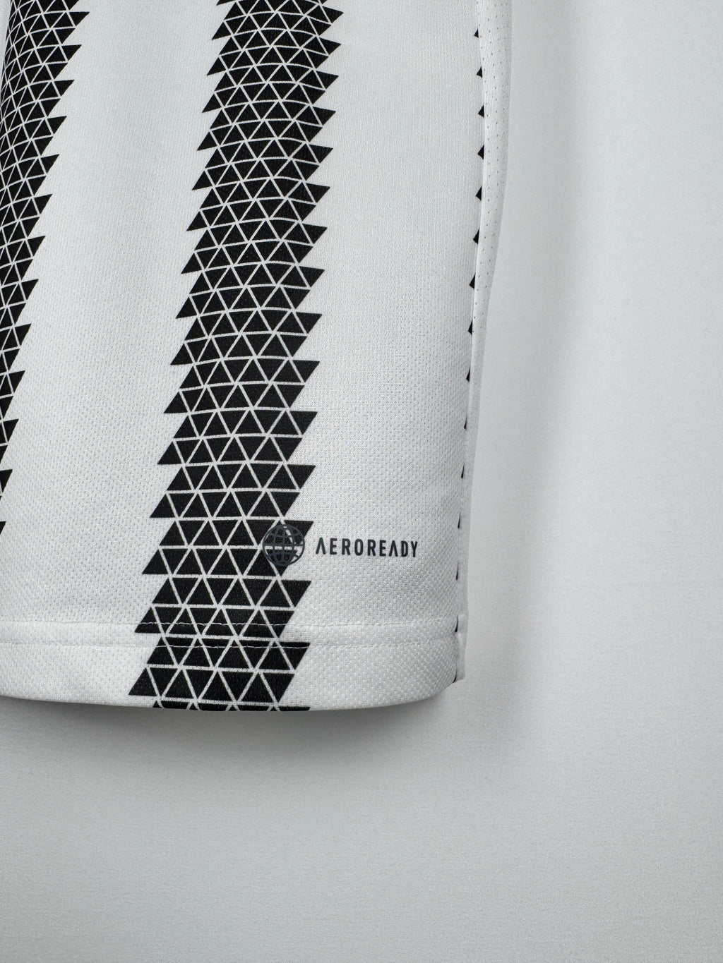 JUVENTUS 2022/2023 HOME FOOTBALL JERSEY - DI MARIA #22 (L)