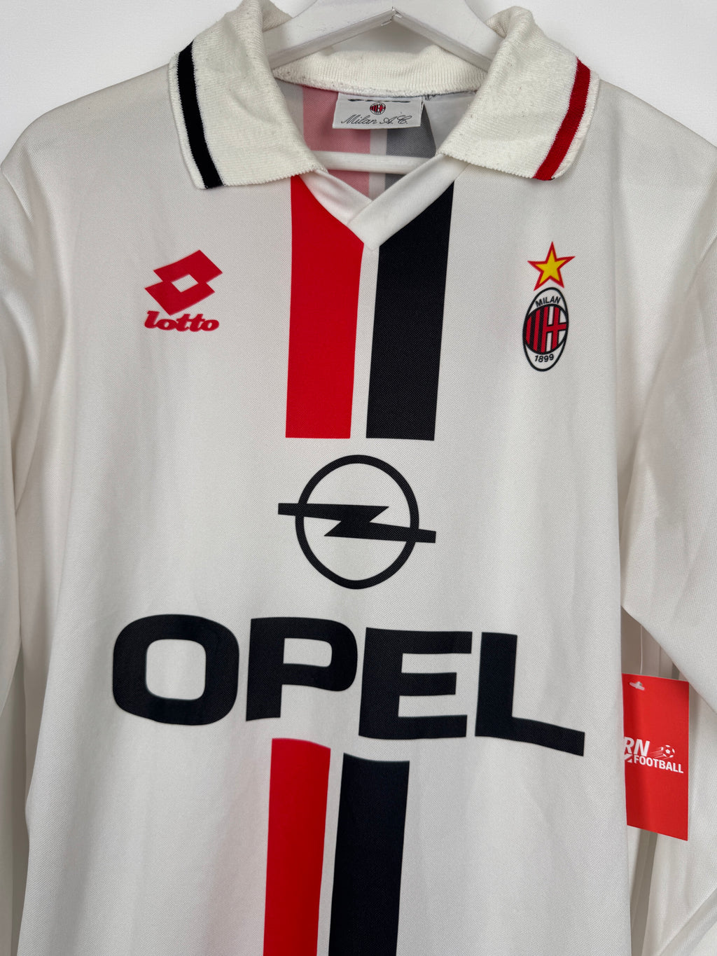 AC MILAN 1995/1996 AWAY FOOTBALL SHIRT LONG SLEEVES (M)