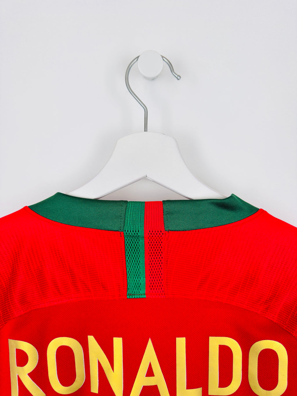 PORTUGAL 2018 HOME FOOTBALL JERSEY - RONALDO #7 (S)