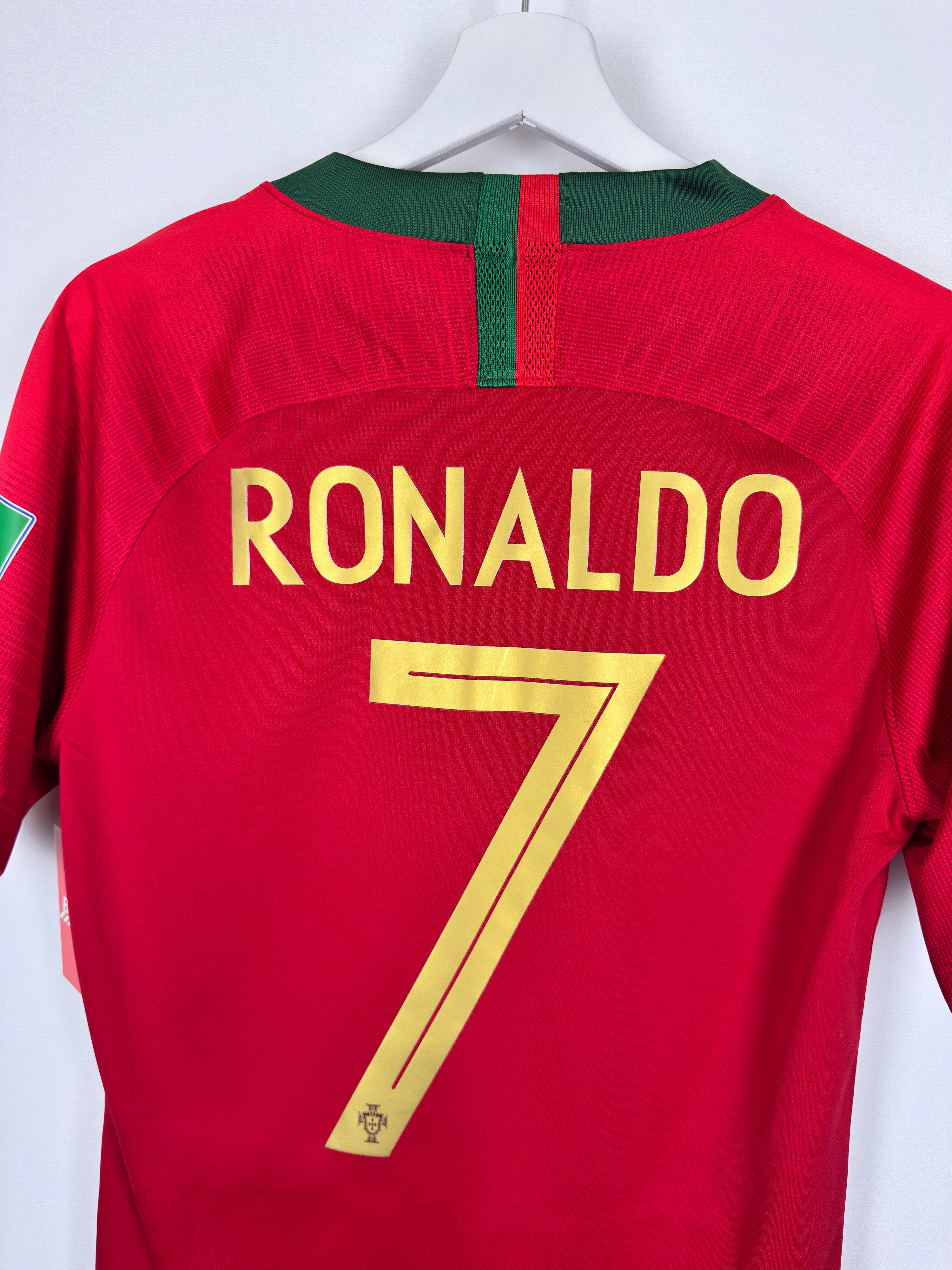 PORTUGAL 2018 HOME FOOTBALL JERSEY - RONALDO #7 (S)