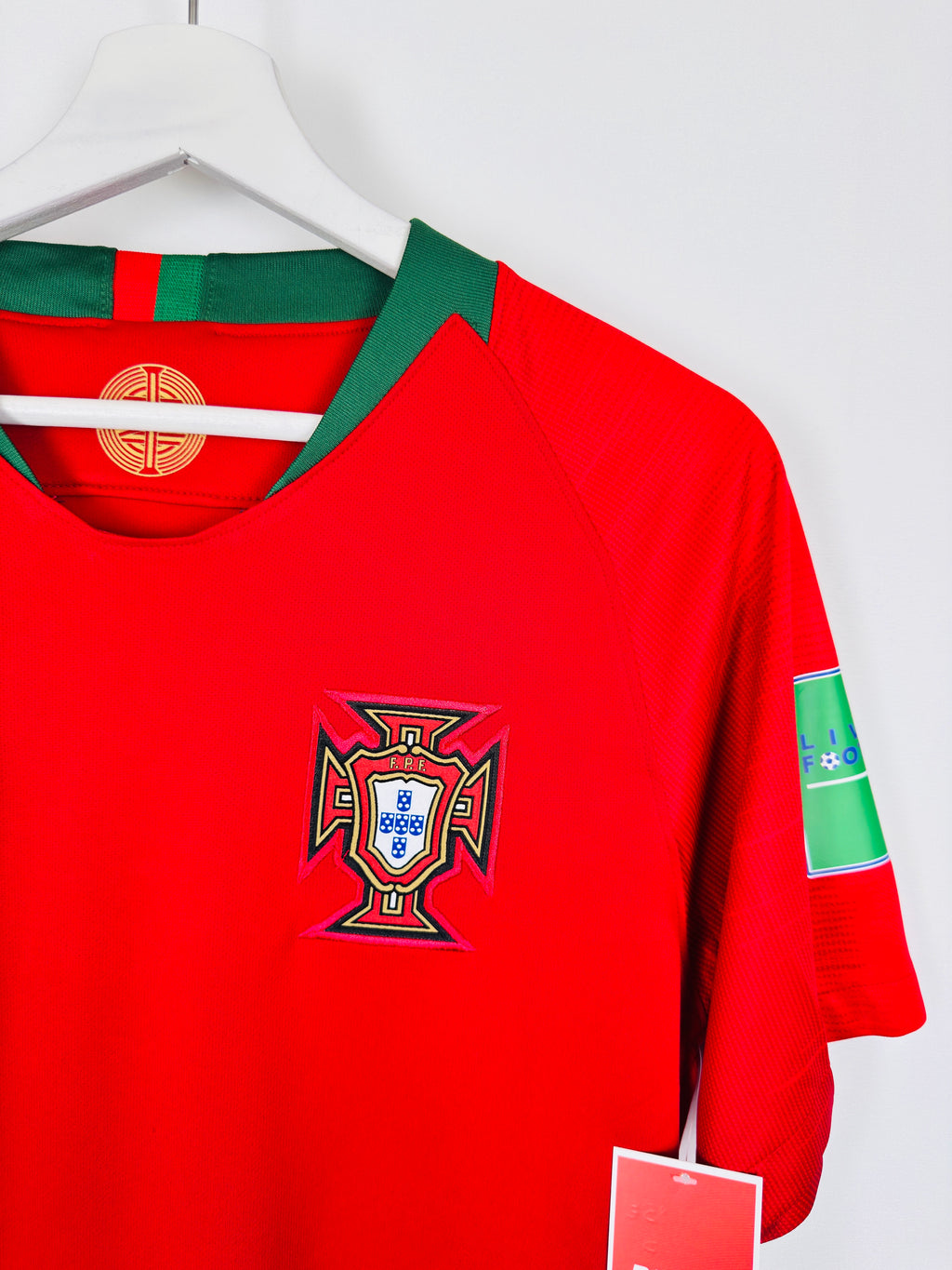 PORTUGAL 2018 HOME FOOTBALL JERSEY - RONALDO #7 (S)
