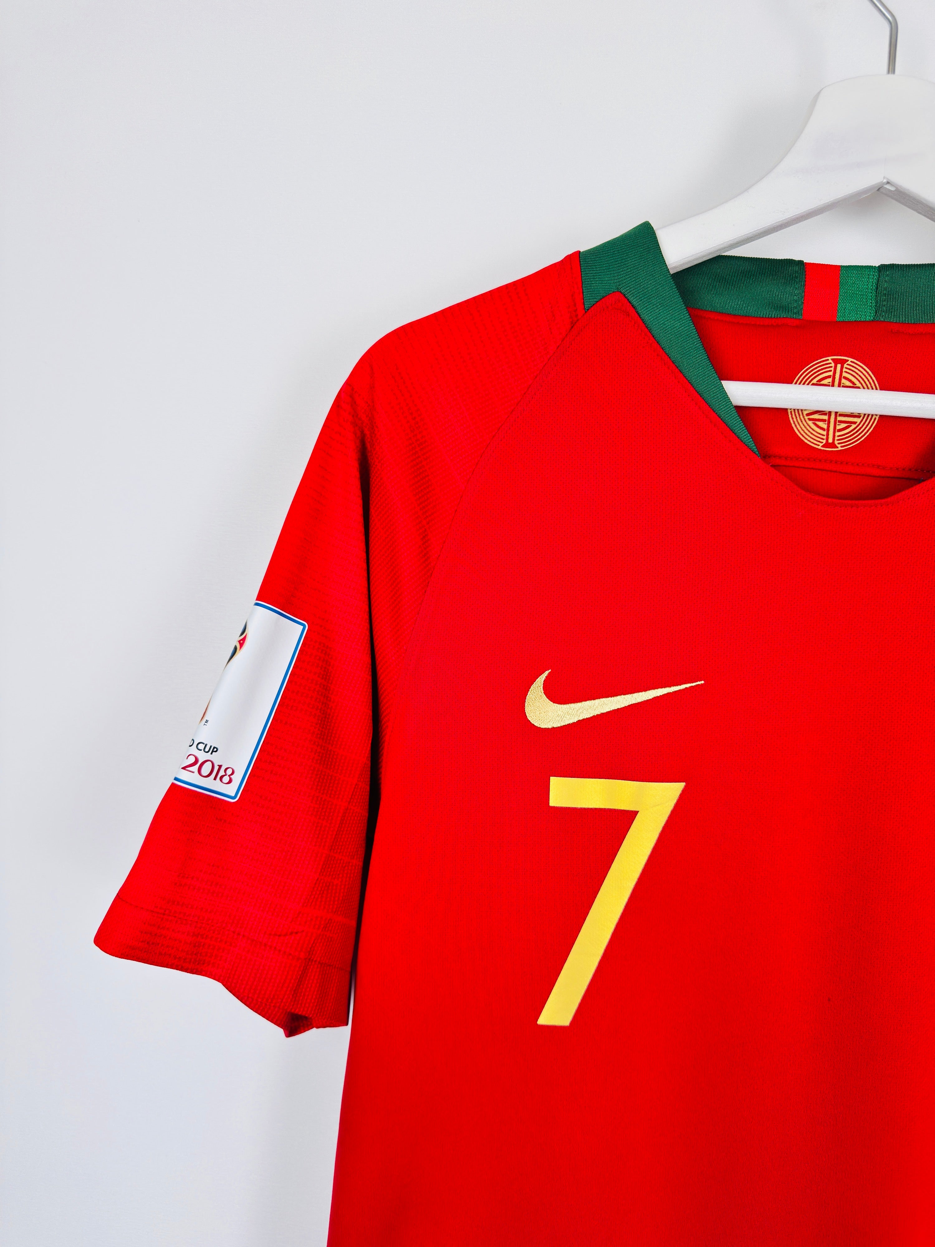 PORTUGAL 2018 HOME FOOTBALL JERSEY - RONALDO #7 (S)