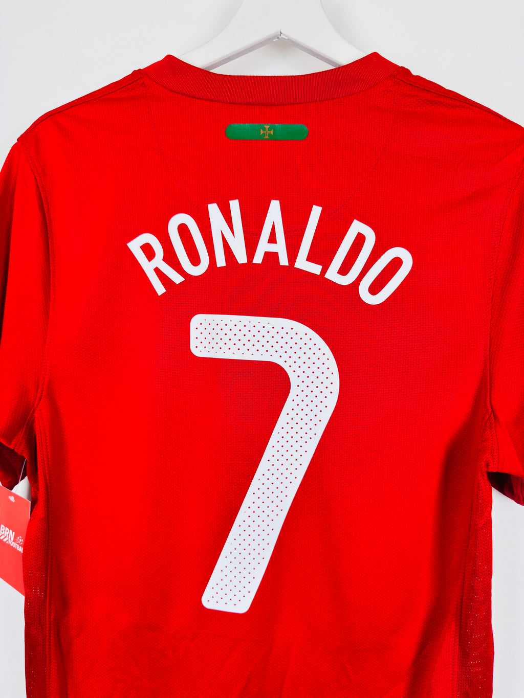 PORTUGAL 2010 HOME FOOTBALL JERSEY - RONALDO #7 (S)
