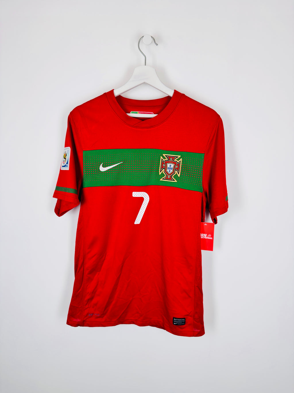 PORTUGAL 2010 HOME FOOTBALL JERSEY - RONALDO #7 (S)