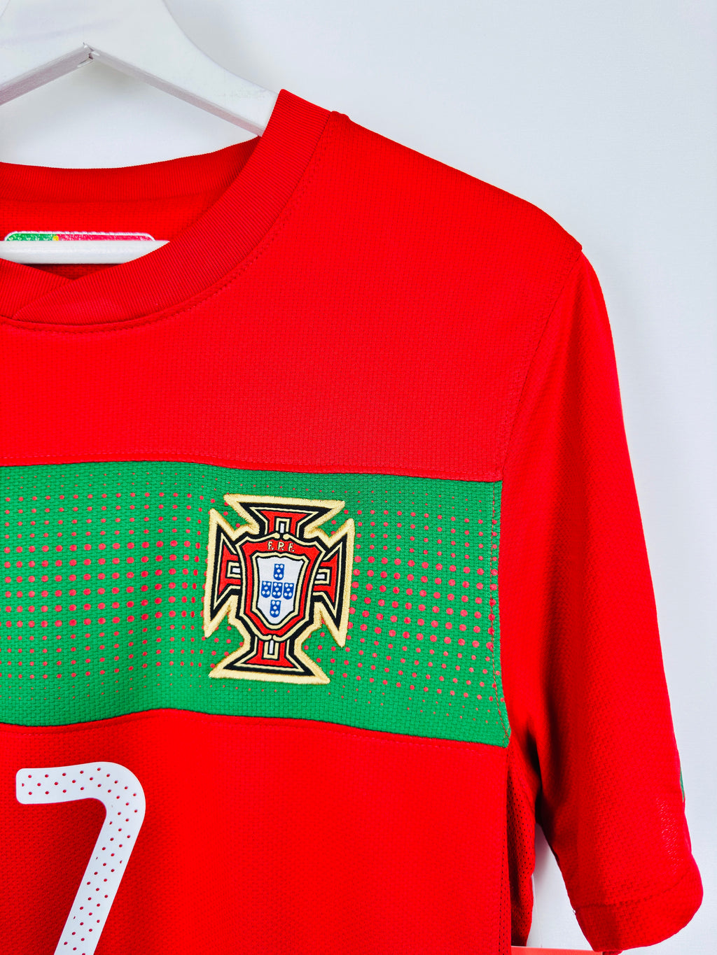 PORTUGAL 2010 HOME FOOTBALL JERSEY - RONALDO #7 (S)