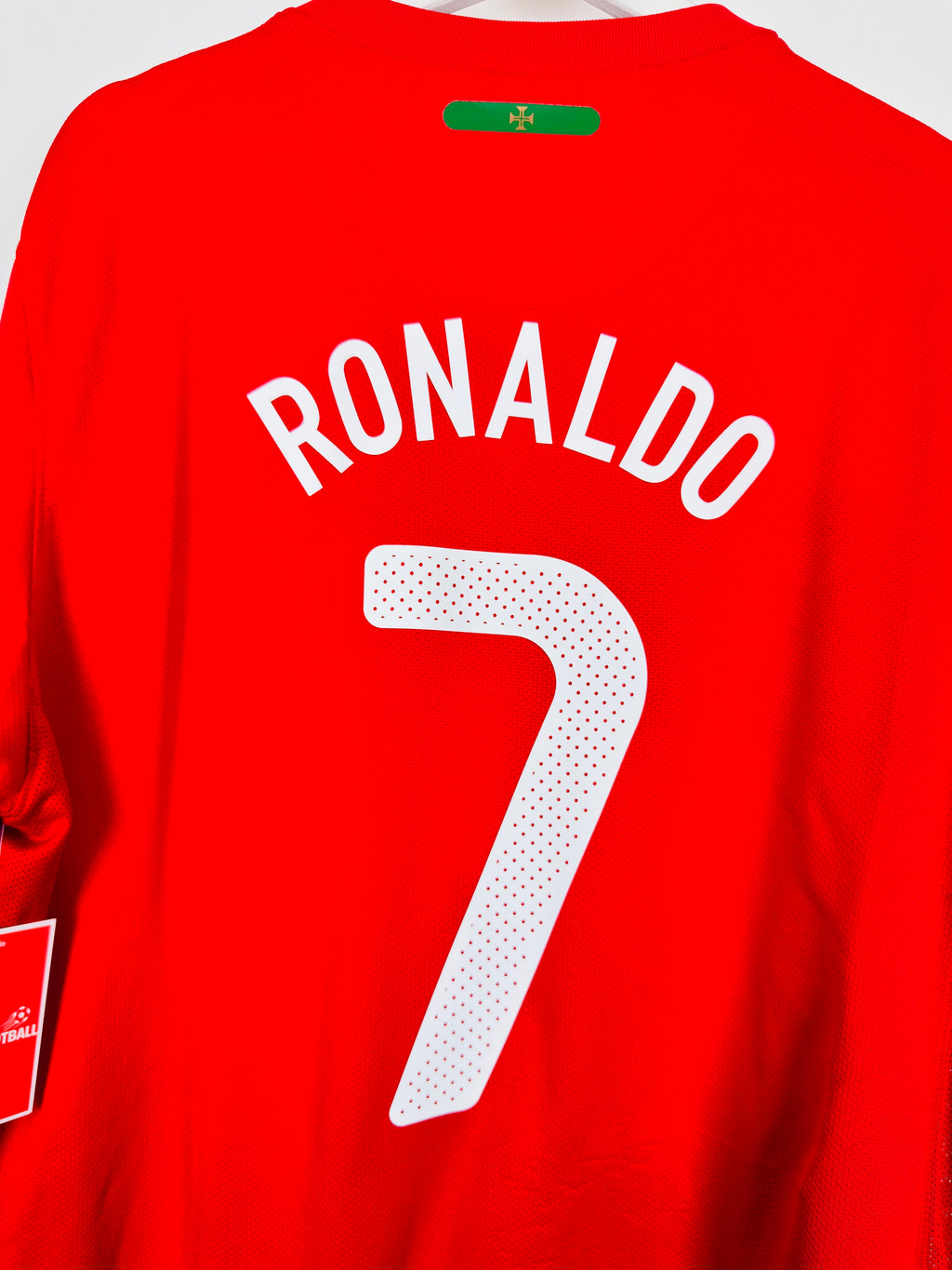 PORTUGAL 2010 HOME FOOTBALL JERSEY - RONALDO #7 (XL)