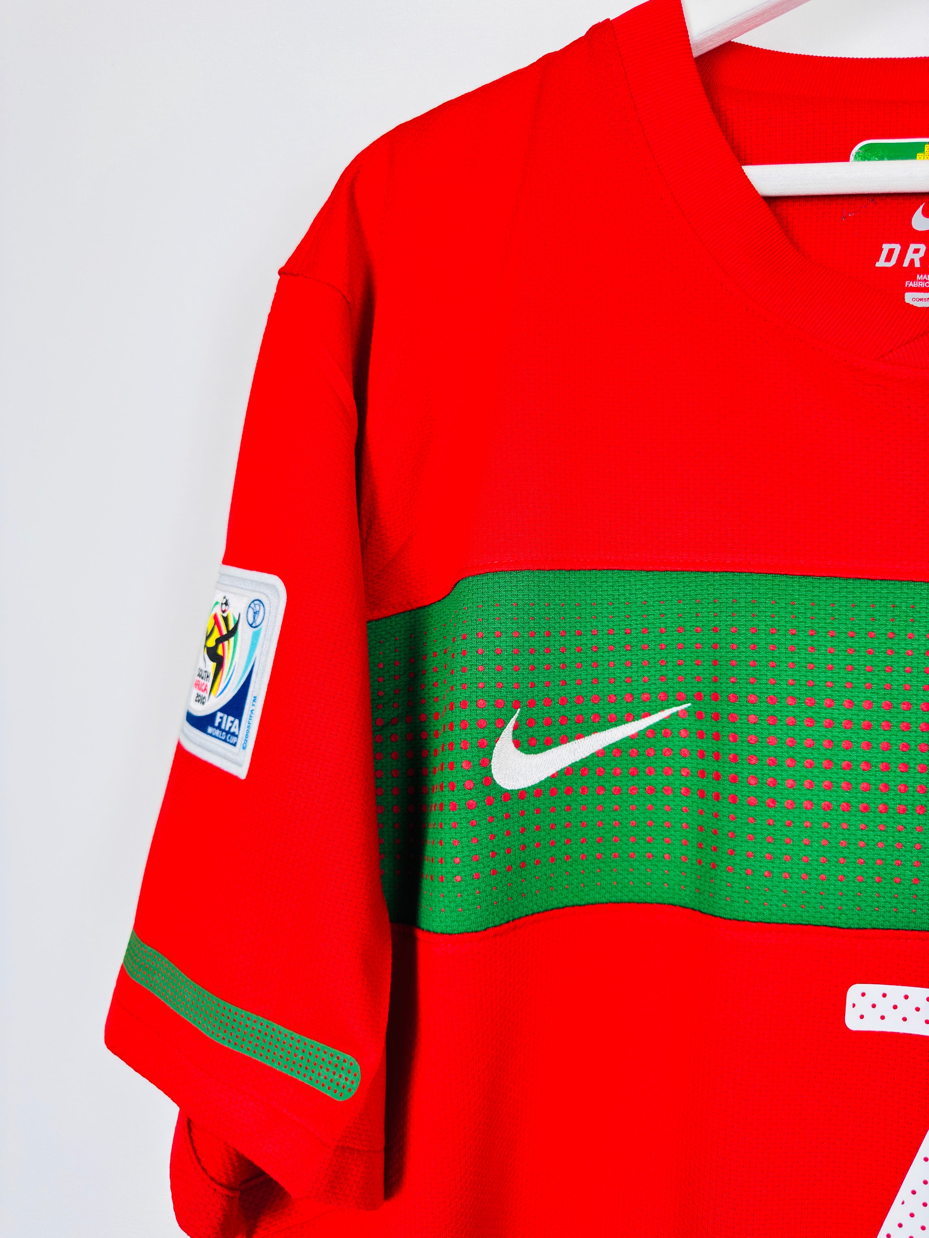 PORTUGAL 2010 HOME FOOTBALL JERSEY - RONALDO #7 (XL)