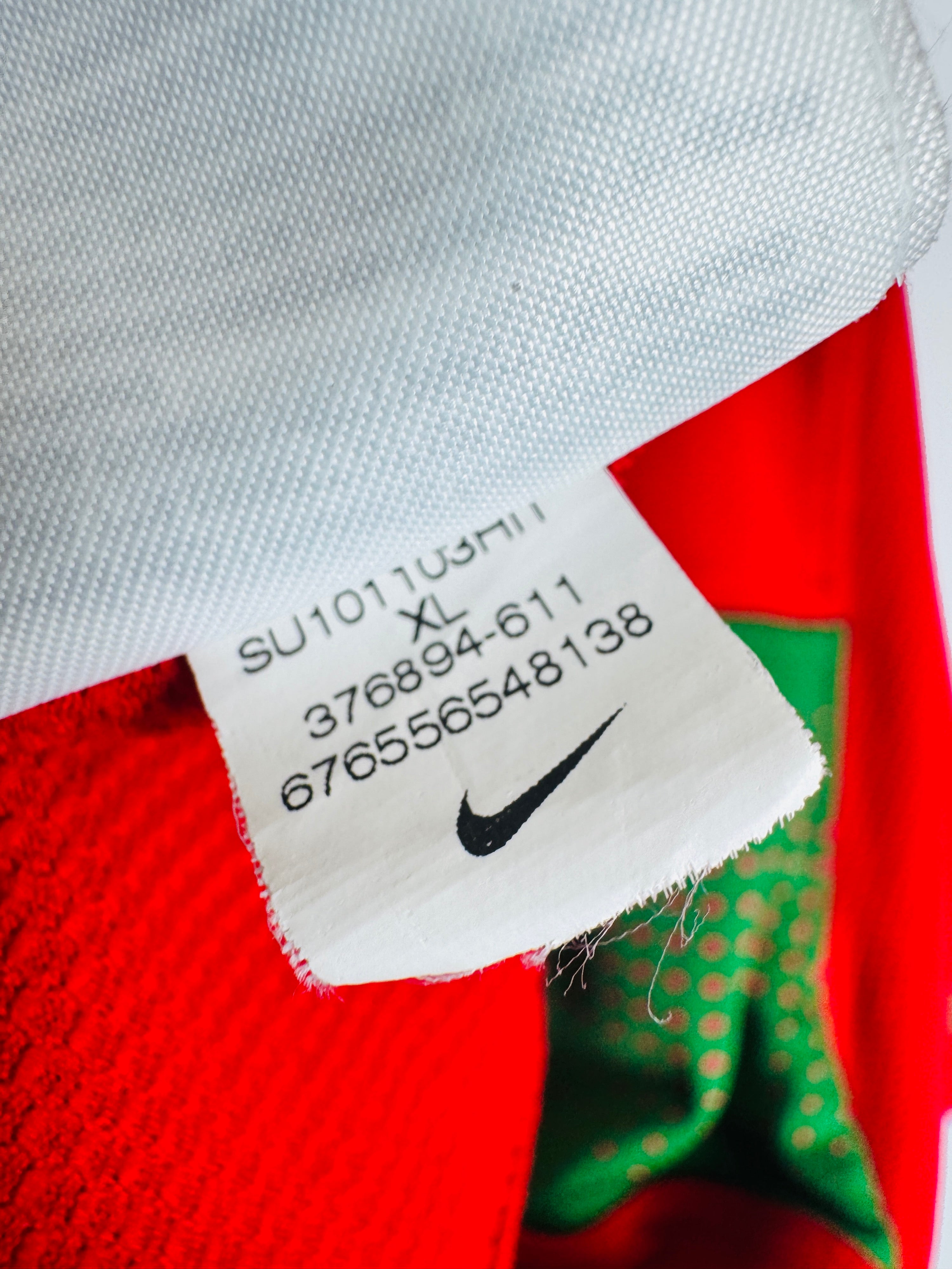 PORTUGAL 2010 HOME FOOTBALL JERSEY - RONALDO #7 (XL)