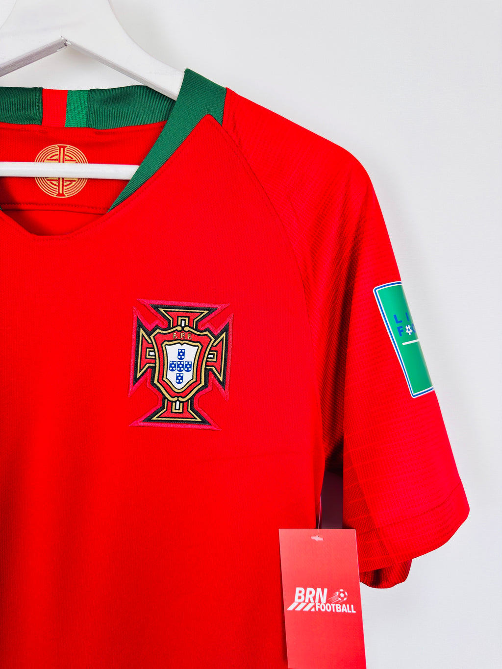 PORTUGAL 2018 HOME FOOTBALL JERSEY - RONALDO #7 (S)