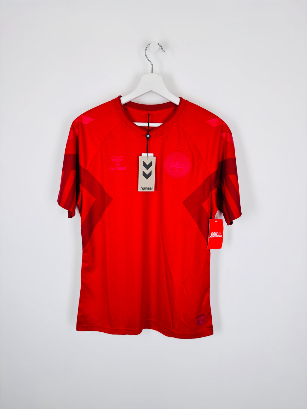 DENMARK 2022 HOME FOOTBALL SHIRT NEW (S)