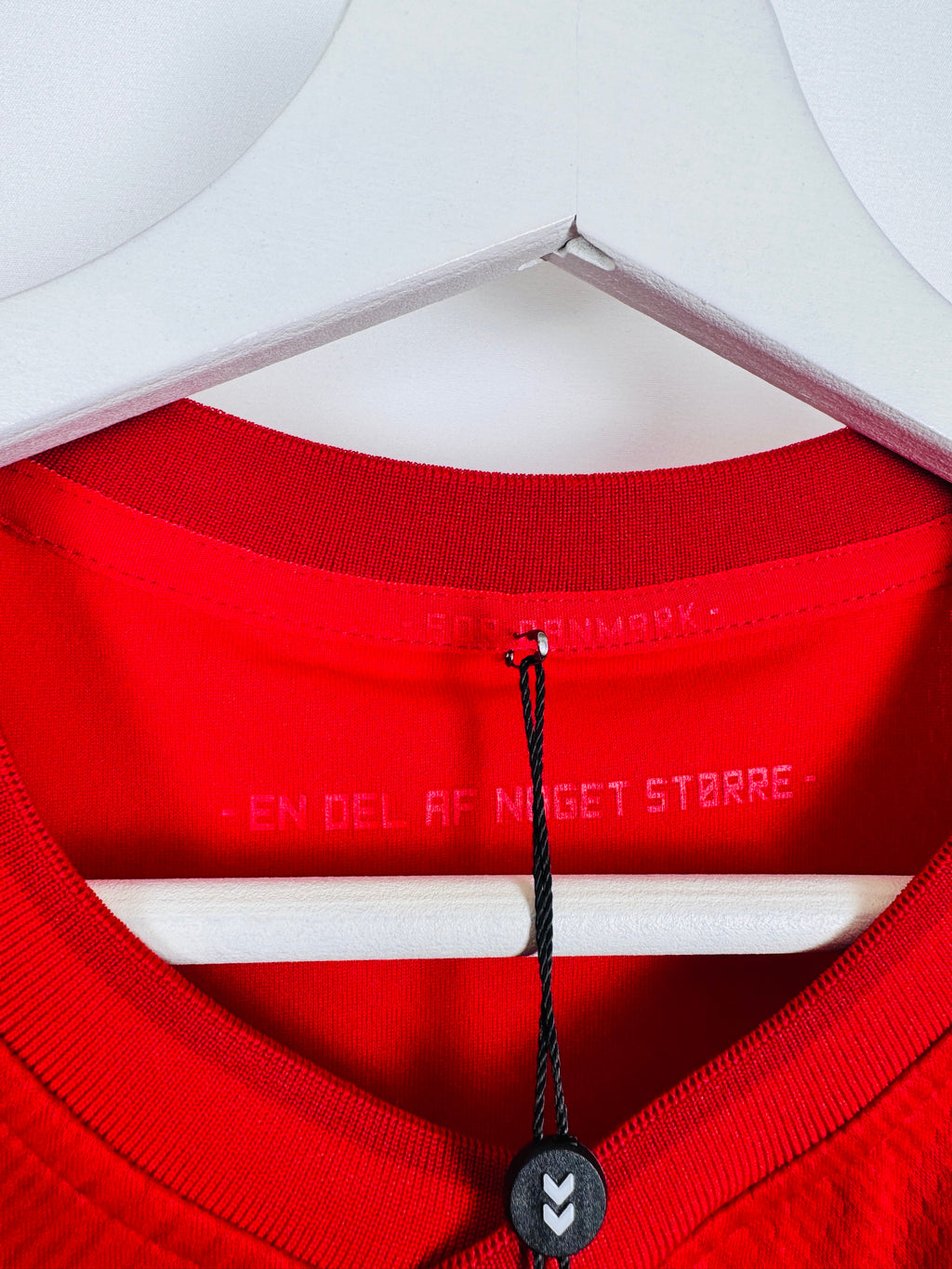 DENMARK 2022 HOME FOOTBALL SHIRT NEW (S)